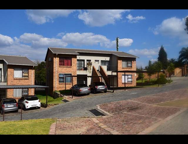 3 BEDROOM TOWNHOUSE FOR SALE IN BUCCLEUCH